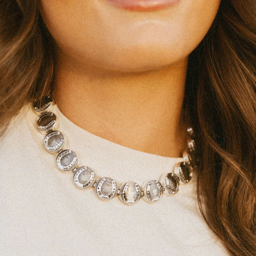 The Horseshoe Medallion Necklace - SILVER