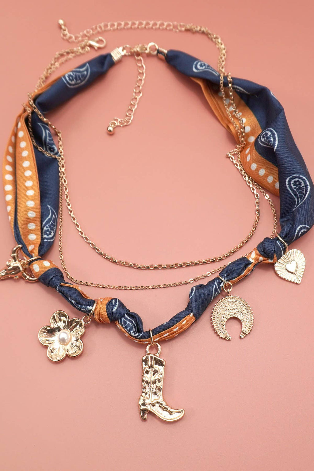 SCARF CHARM NECKLACE-BOOT FLOWER HEART BULL | 80N92394: GOLD