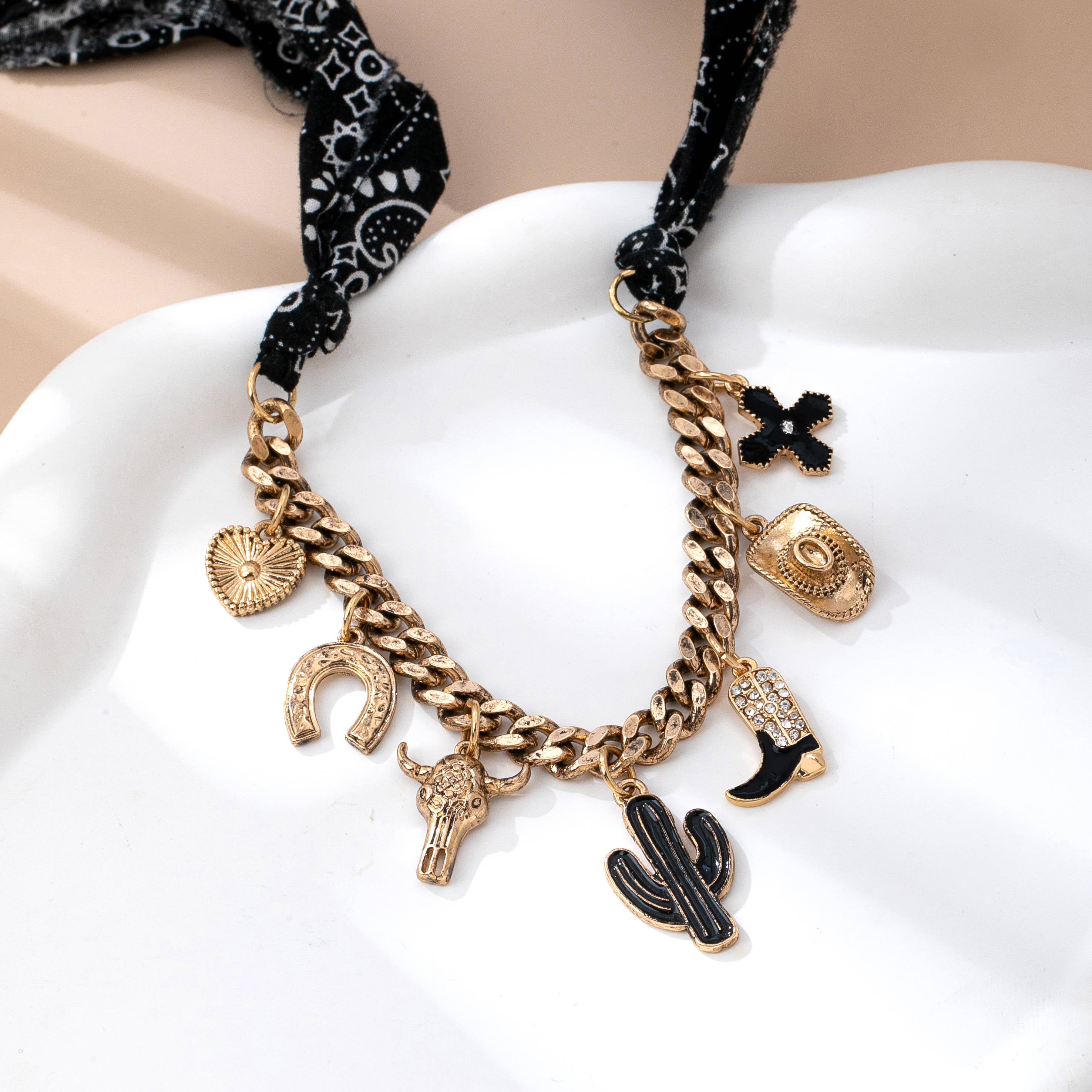 CHARM ANIMAL SCARF NECKLACE-WESTERN CROSS BOOT HAT |80N92703: GOLD