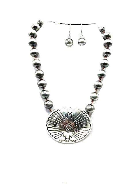 Western Concho Pearl Necklace