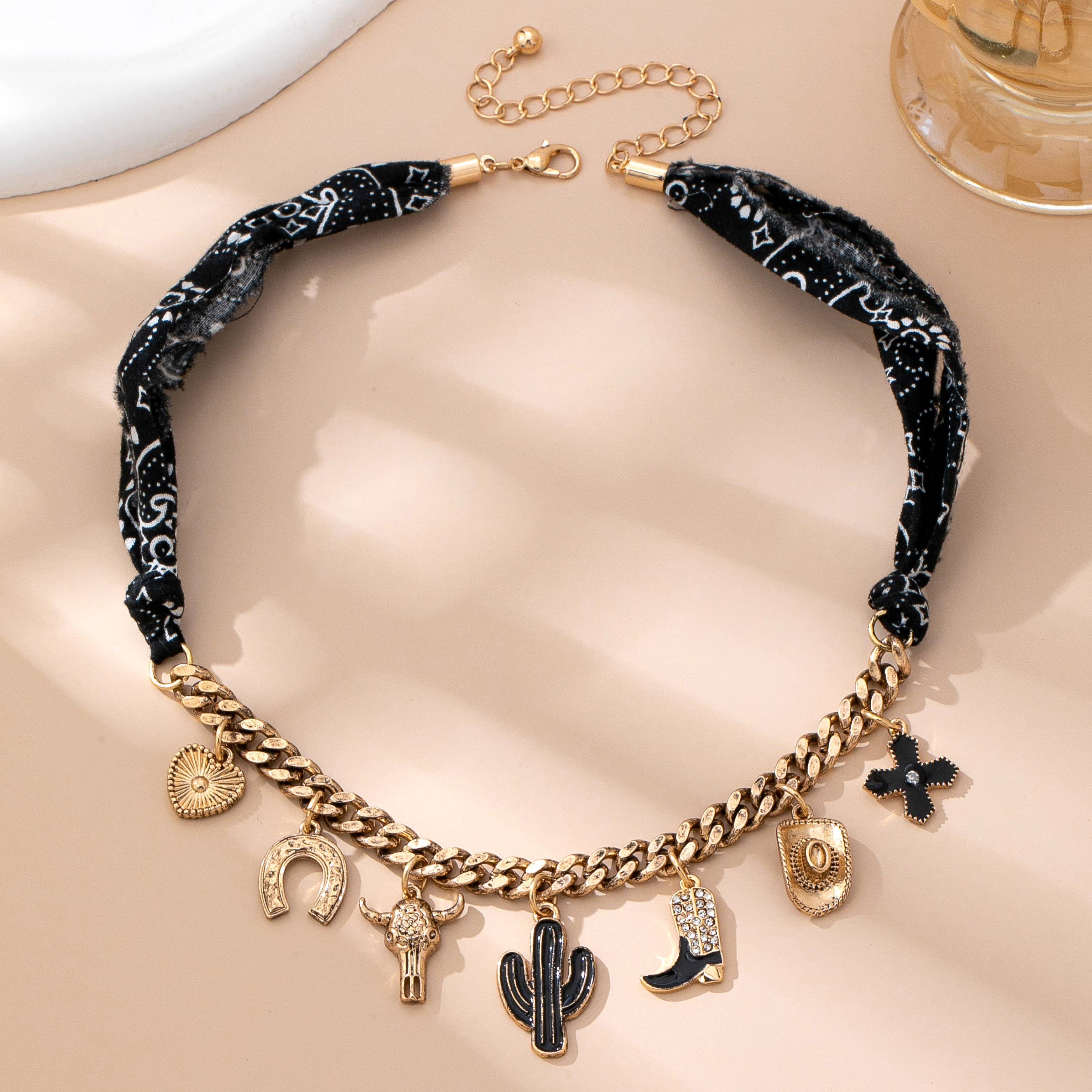 CHARM ANIMAL SCARF NECKLACE-WESTERN CROSS BOOT HAT |80N92703: GOLD