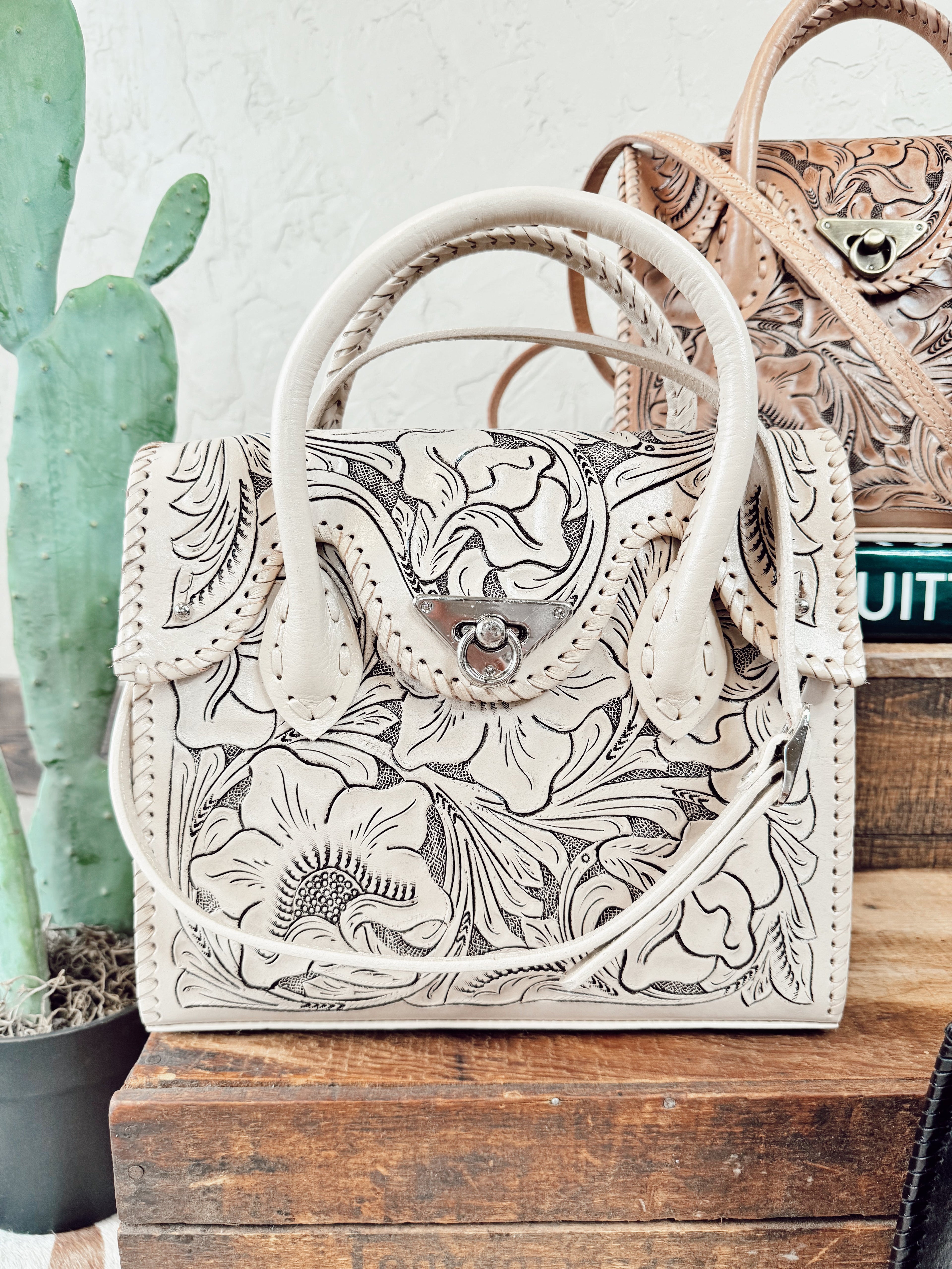 The Que Chula Dos Botones Bag