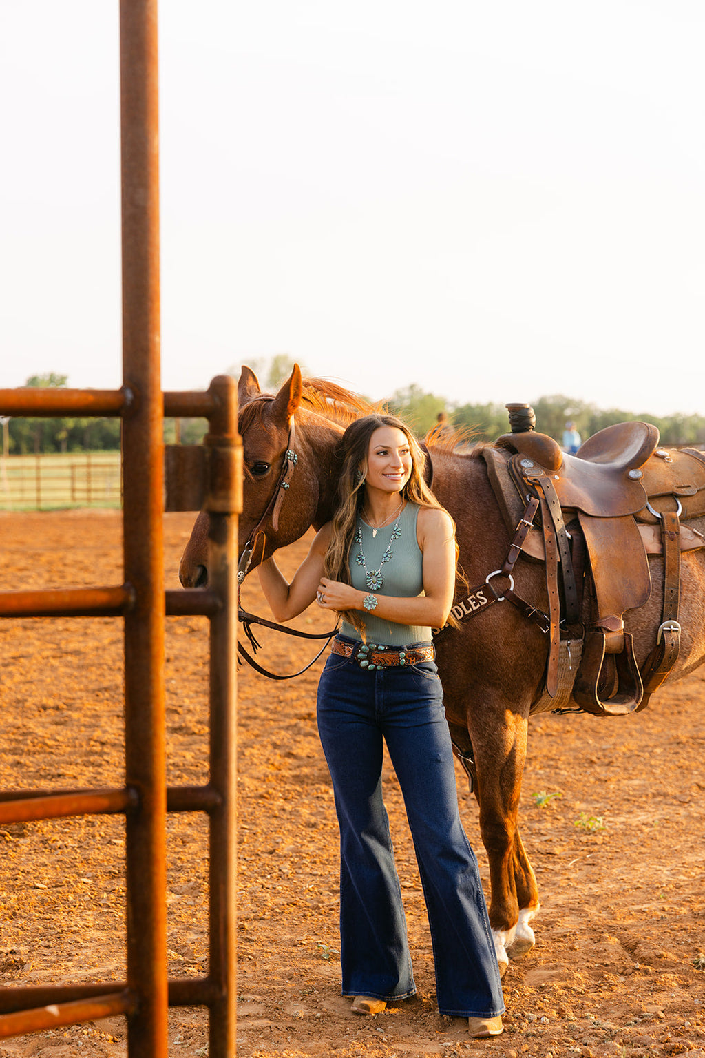 The Wrangler Wanderer 622 Dark Wash Flares