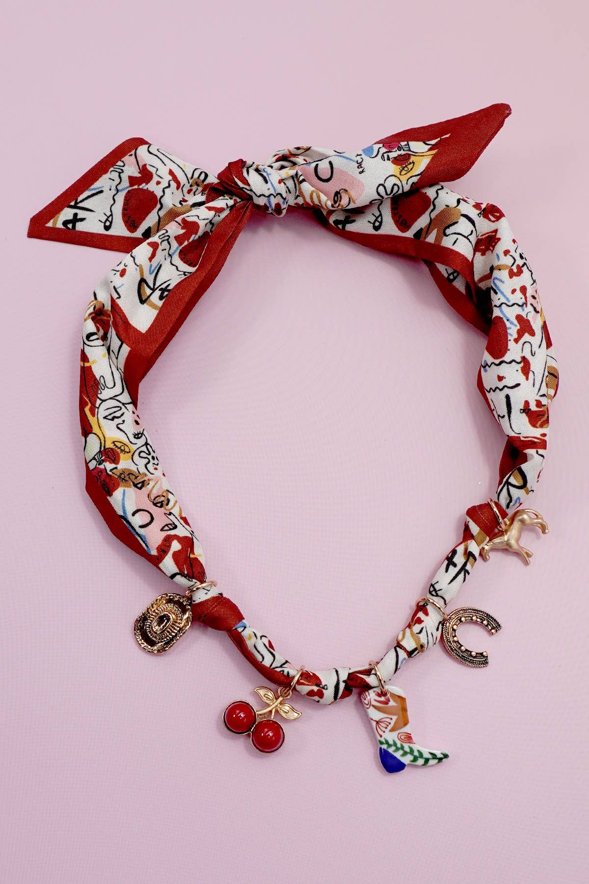 SCARF CHARM NECKLACE-BOOT CHERRY HORSESHOE HAT | 80N92393: GOLD